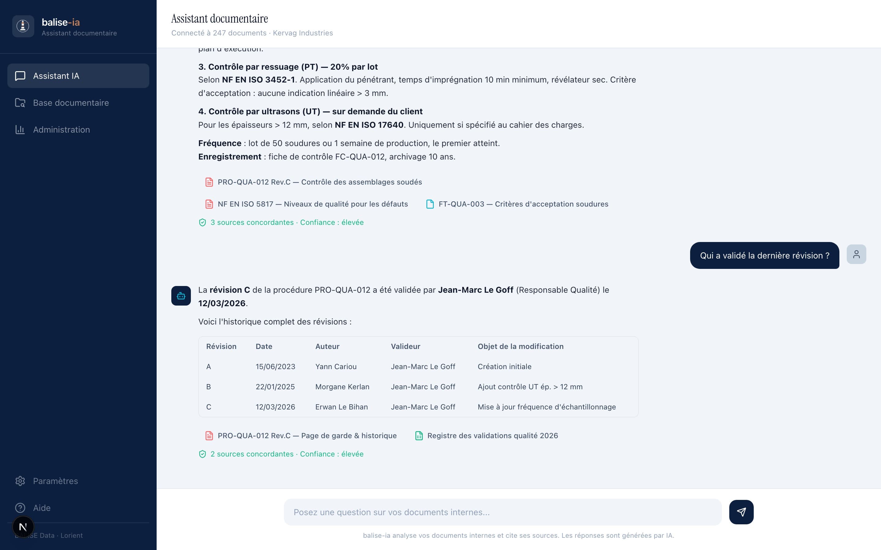 Assistant IA documentaire — conversation avec citations de sources et indicateur de confiance